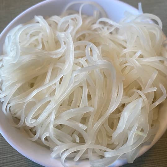 banh pho noodles