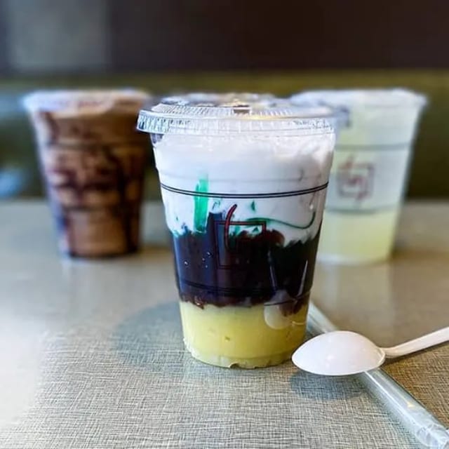 Mixed of Mung Bean, Red Bean with Jello & Coconut Milk / Che Ba Mau.